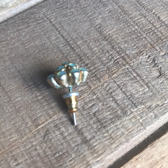 3/$15 SALE ❤️ Earring Set - Picture 3 of 5